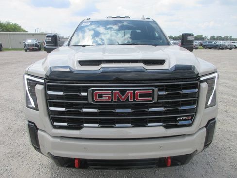 New 2026 GMC Sierra 3500 AT4 w/ AT4 Premium Plus Package AWD/4WD image 11