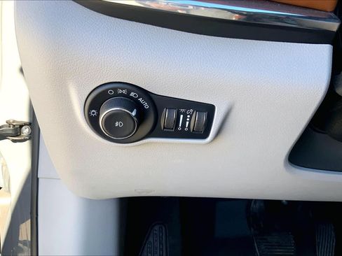 Used 2022 Jeep Compass Limited w/ Elite Group AWD/4WD image 33