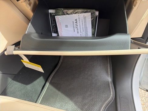 New 2025 Jeep Grand Cherokee Limited w/ Trailer Tow Package image 35