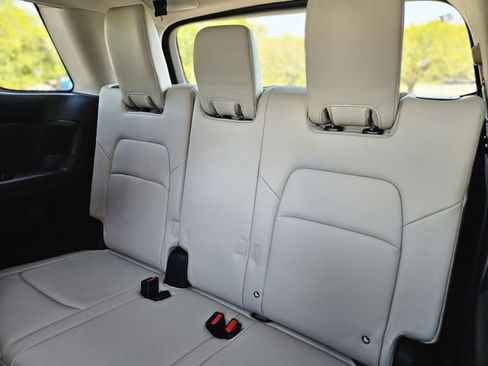 New 2026 Nissan Pathfinder SL w/ SL Premium Package (P04) FWD image 30