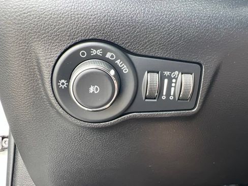Used 2022 Jeep Compass Limited w/ Sun and Sound Group AWD/4WD image 10