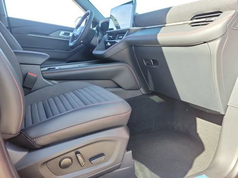 New 2026 Ford Explorer ST-Line w/ ST-Line Street Pack image 17