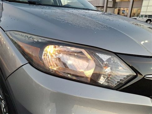 Used 2017 Honda HR-V EX image 13