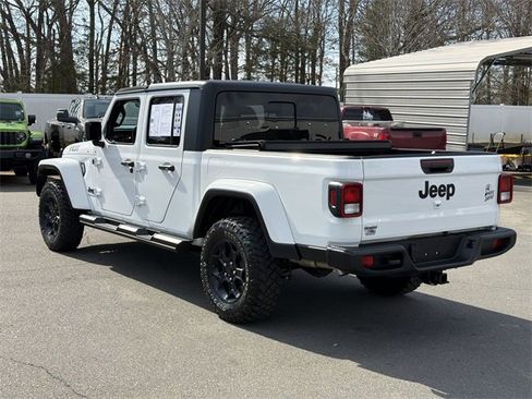 Used 2023 Jeep Gladiator Willys image 11