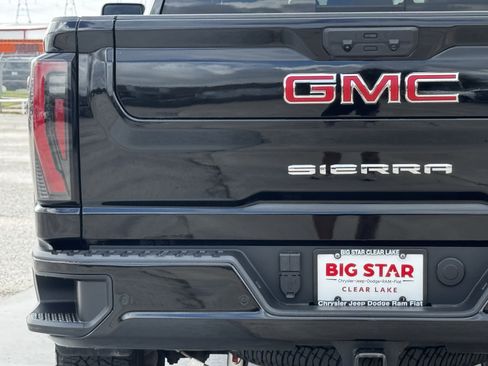 Used 2025 GMC Sierra 2500 AT4 image 11