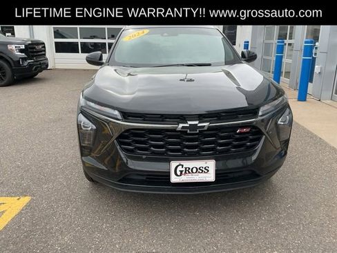 Used 2024 Chevrolet Trax RS w/ Driver Confidence Package FWD image 3