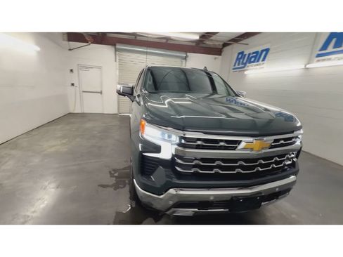 Used 2025 Chevrolet Silverado 1500 LTZ RWD image 3