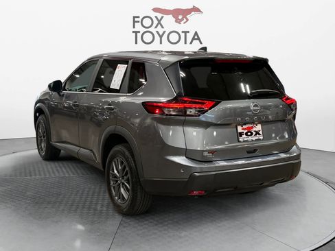 Used 2024 Nissan Rogue S image 4