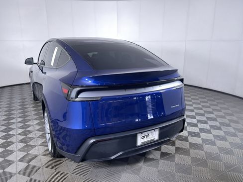 Used 2026 Tesla Model Y AWD image 23