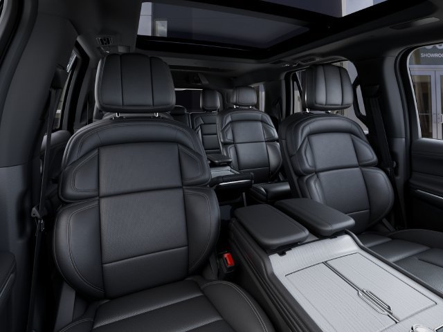 New 2027 Lincoln Navigator Reserve w/ Jet Appearance Package AWD/4WD image 10