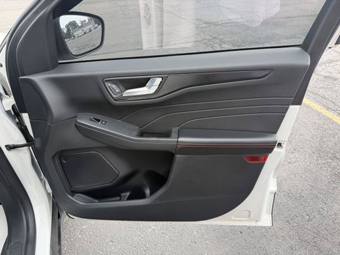 Certified 2022 Ford Escape SEL w/ SEL Stealth AWD Package image 30