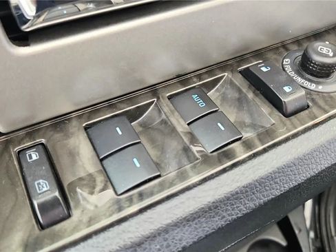 Used 2015 Ford Expedition Limited w/ Equipment Group 301A AWD/4WD image 32