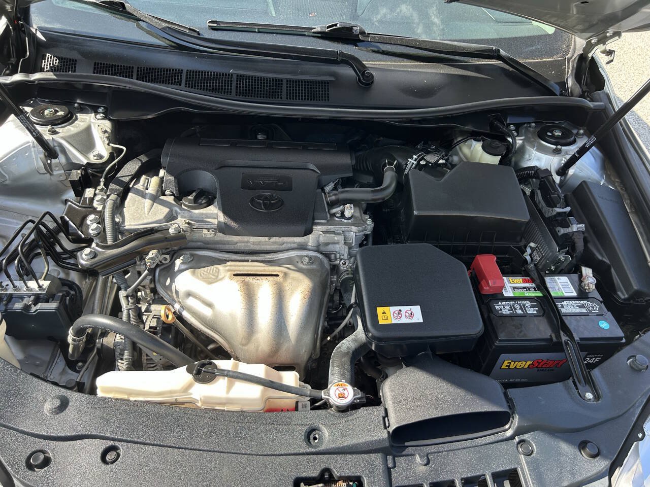 Used 2017 Toyota Camry LE FWD image 17