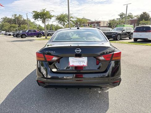 Used 2024 Nissan Altima 2.5 SV FWD image 4