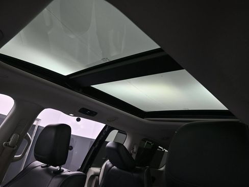 Used 2020 Chrysler Pacifica Limited FWD image 22