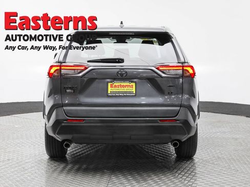 Used 2022 Toyota RAV4 LE image 6