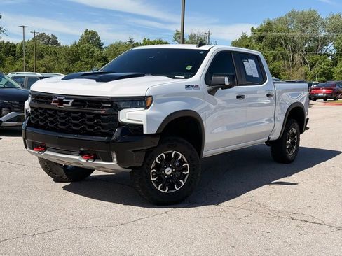 Used 2023 Chevrolet Silverado 1500 ZR2 AWD/4WD image 3