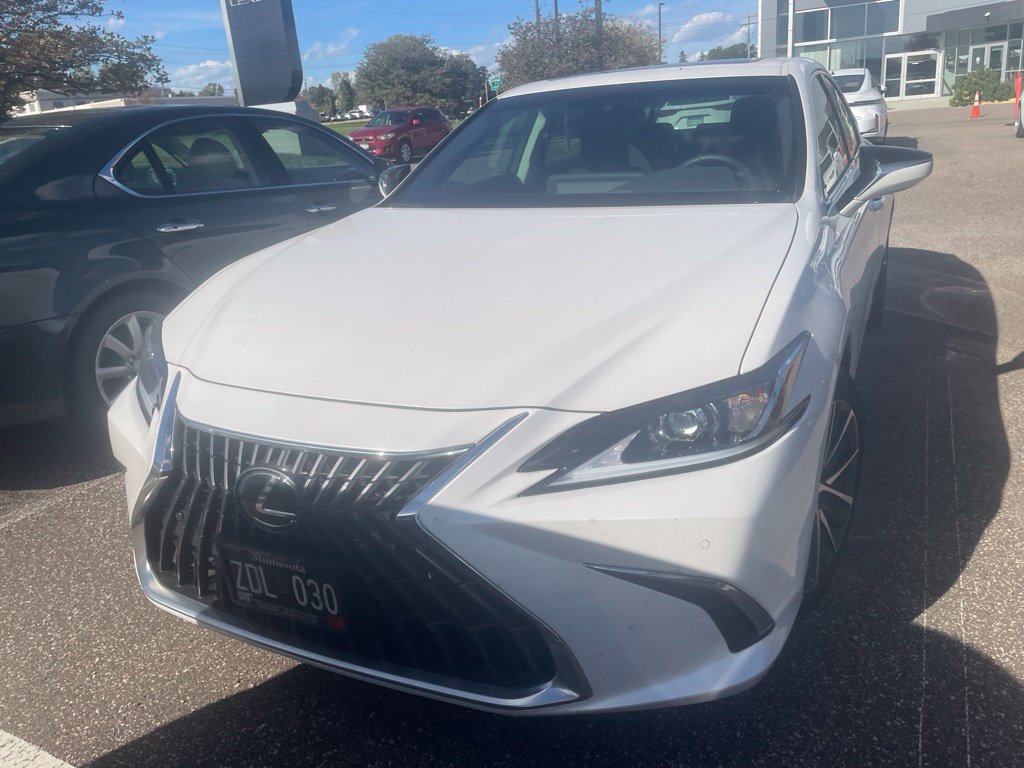 Used 2024 Lexus ES 250 w/ Premium Package AWD/4WD image 4