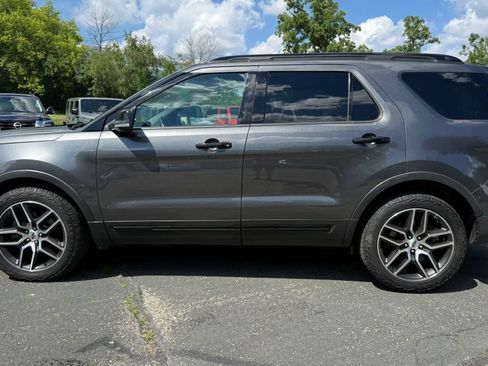 Used 2016 Ford Explorer Sport w/ Equipment Group 401A AWD/4WD image 5