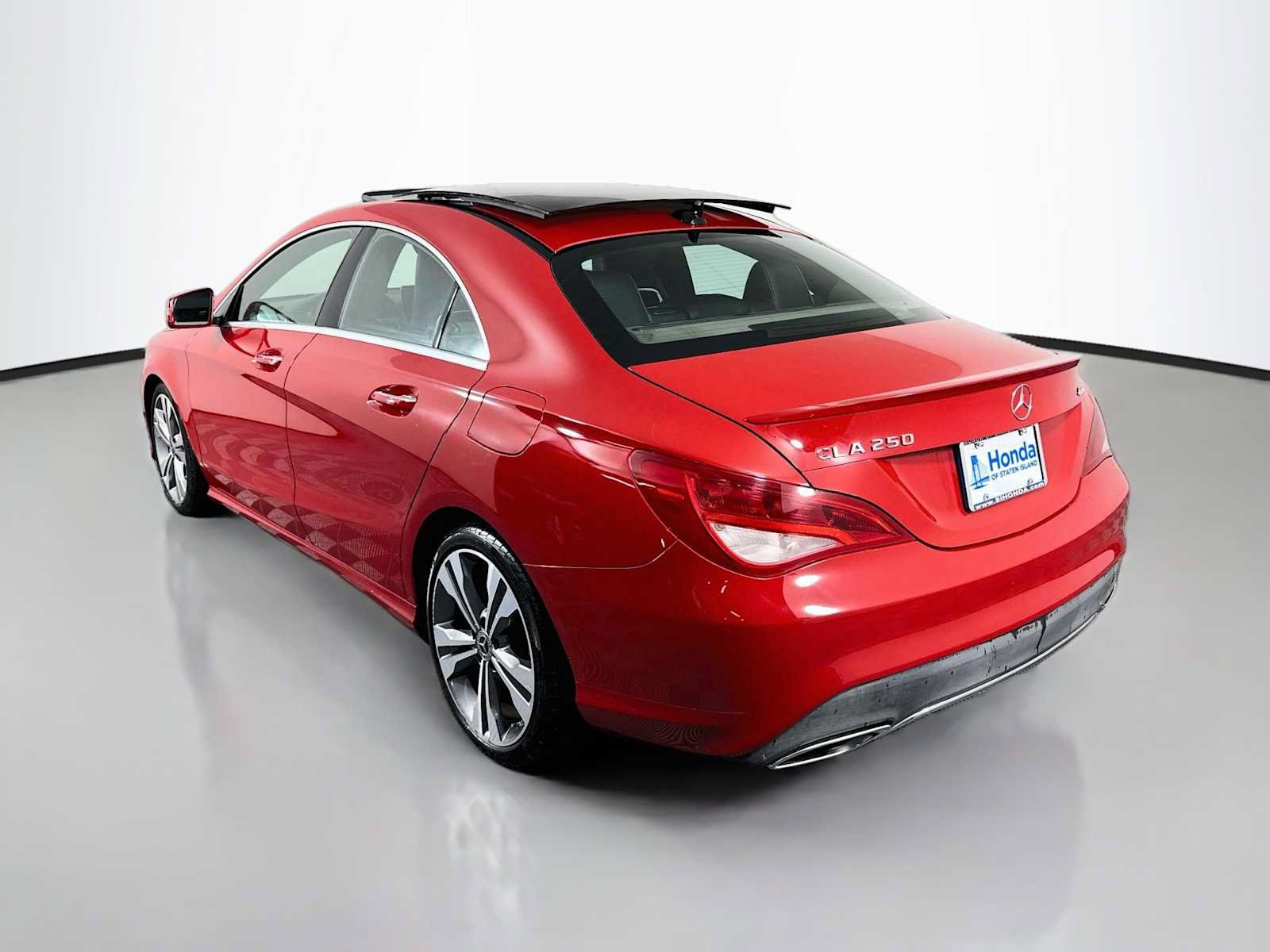 Used 2018 Mercedes-Benz CLA 250 4MATIC image 5