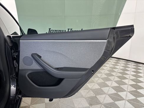 Used 2024 Tesla Model 3 Standard Range RWD image 19