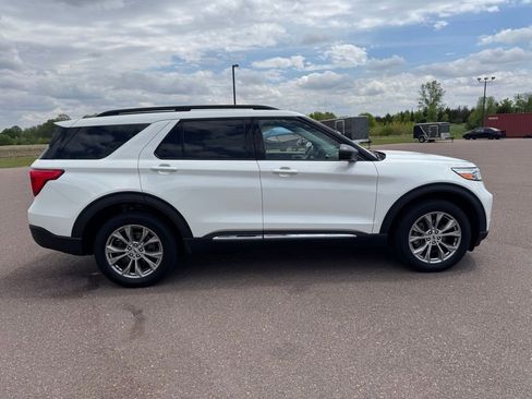 Used 2023 Ford Explorer XLT w/ Equipment Group 202A AWD/4WD image 13