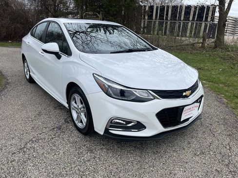 Used 2016 Chevrolet Cruze LT w/ Sun And Sound Package FWD image 7