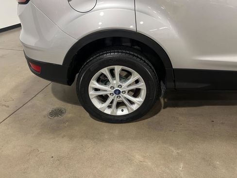 Used 2017 Ford Escape SE AWD/4WD image 40