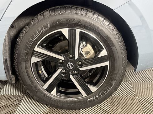 Used 2024 Nissan Sentra SV FWD image 36