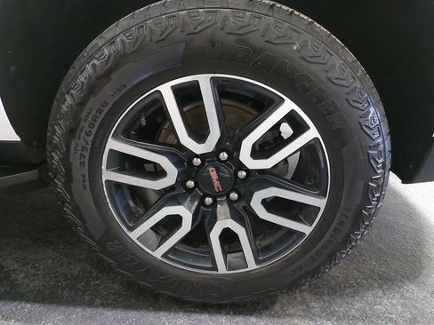 Used 2023 GMC Yukon XL AT4 AWD/4WD image 37