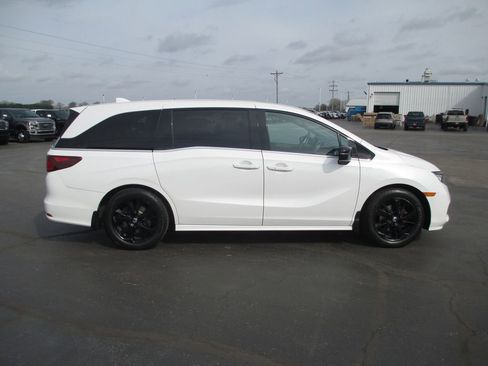 Used 2023 Honda Odyssey Sport image 5