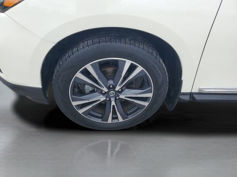 Used 2019 Nissan Pathfinder Platinum FWD image 27