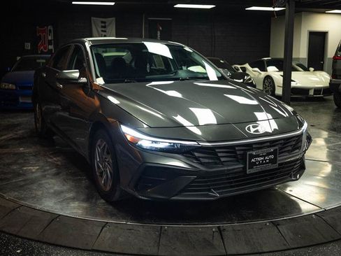 Used 2024 Hyundai Elantra SEL FWD image 5
