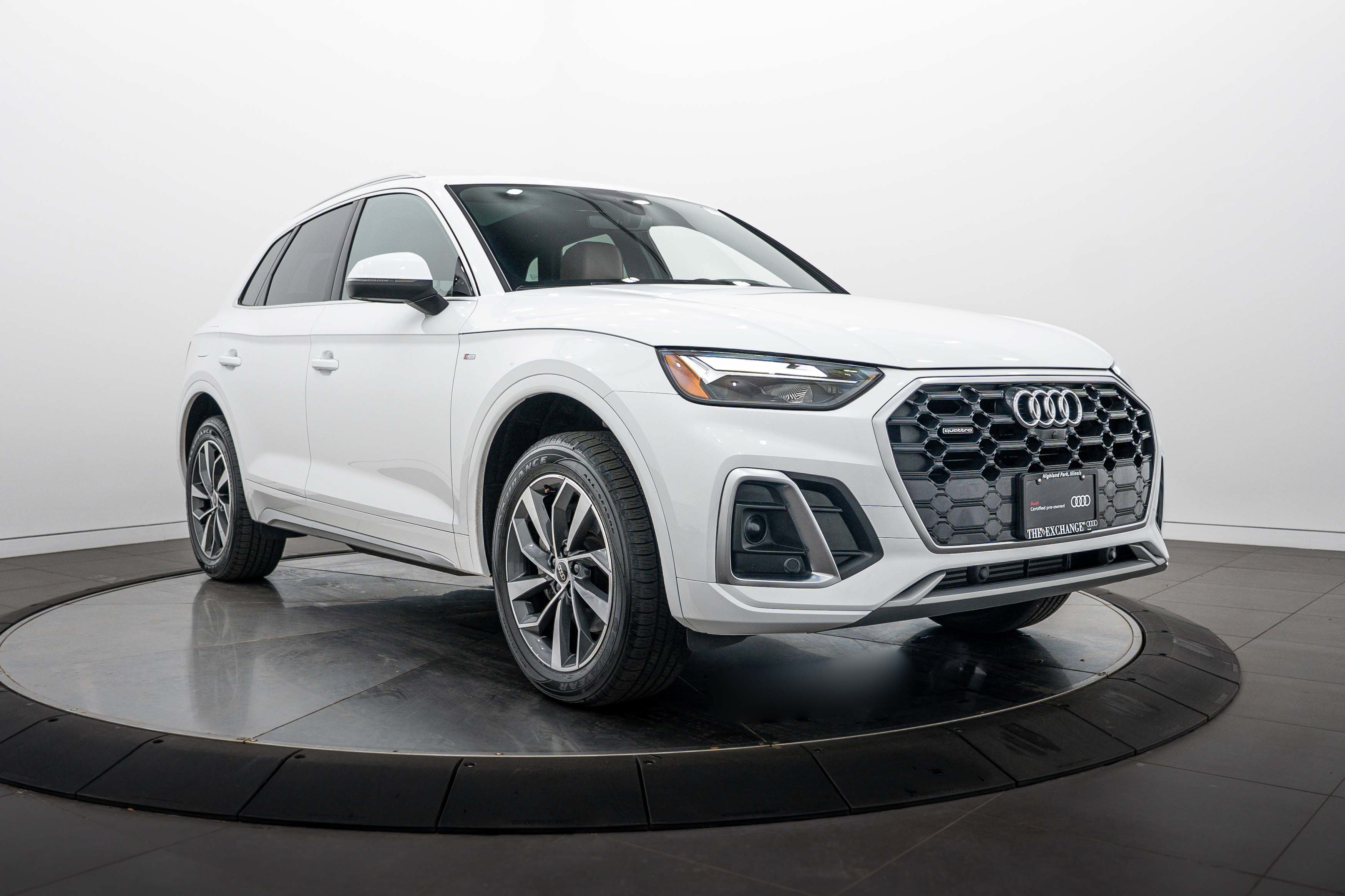 Certified 2024 Audi Q5 2.0T Premium Plus AWD/4WD image 2
