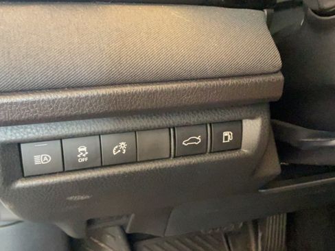Used 2025 Toyota Camry LE w/ Convenience Package FWD image 16