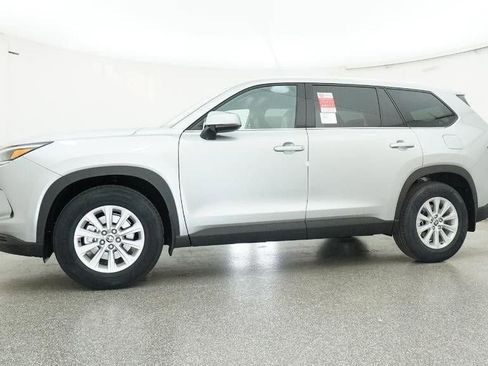 New 2026 Toyota Grand Highlander XLE image 18
