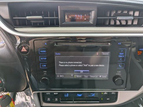 Used 2019 Toyota Corolla LE w/ Body Protection Package FWD image 18