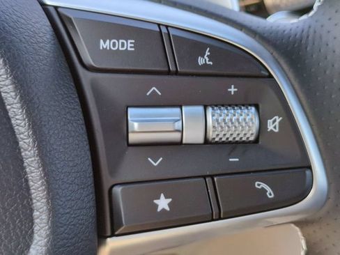 Certified 2025 Genesis G70 2.5T RWD image 15
