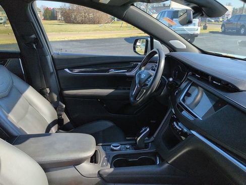 Used 2022 Cadillac XT5 Premium Luxury w/ LPO, Premium Carpet Package image 10