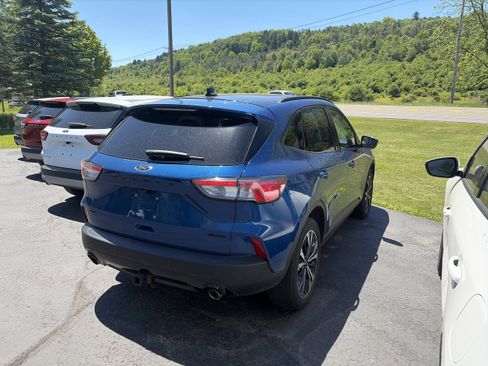 Used 2022 Ford Escape SEL w/ SEL Stealth AWD Package image 3