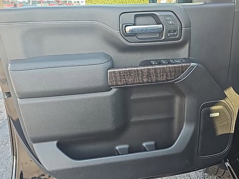 Used 2022 GMC Sierra 2500 Denali w/ Denali Ultimate Package image 9