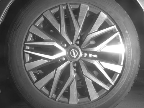 Used 2025 Nissan Altima 2.5 SV FWD image 17
