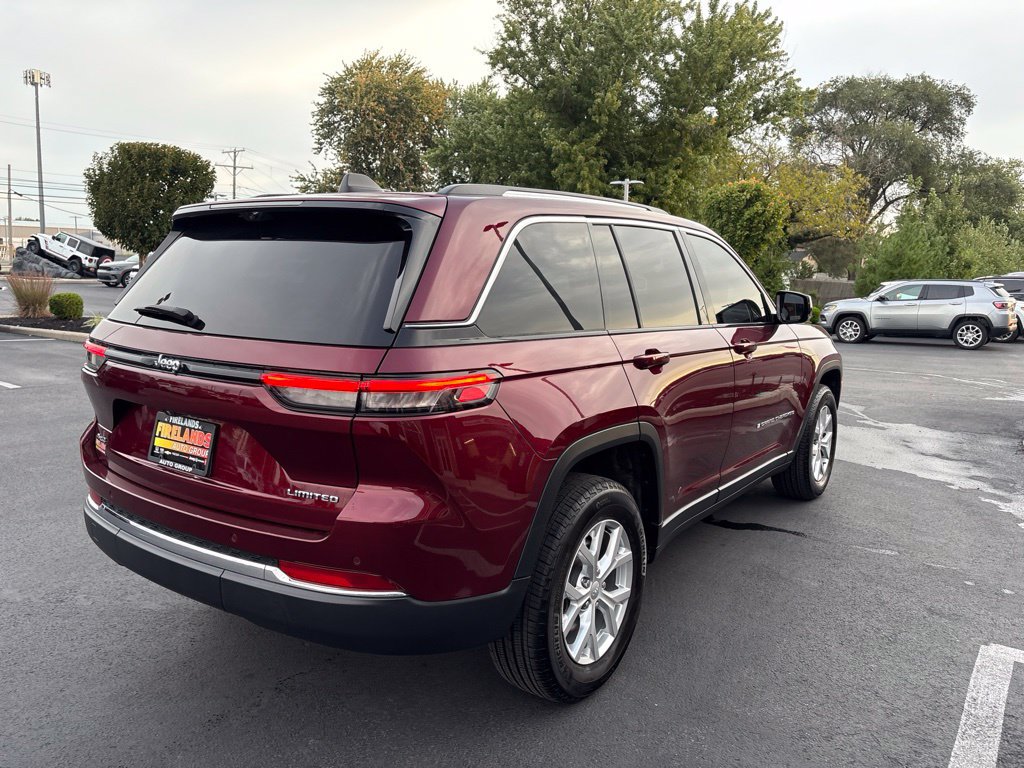 Used 2024 Jeep Grand Cherokee Limited w/ Luxury Tech Group II AWD/4WD image 5