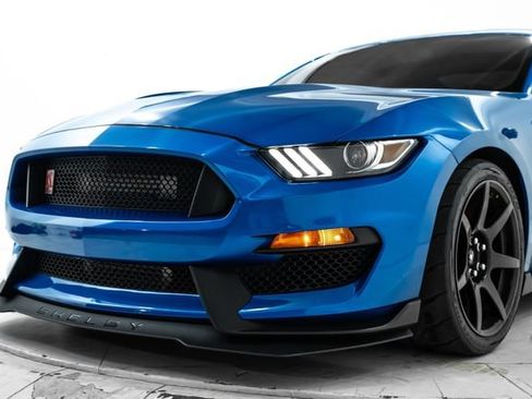 Used 2019 Ford Mustang Shelby GT350R w/ GT350R Equipment Group 920A RWD image 19