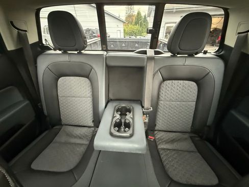 Used 2019 Chevrolet Colorado Z71 image 31