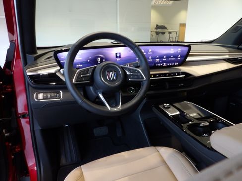 Used 2025 Buick Enclave Preferred w/ Power Package image 17