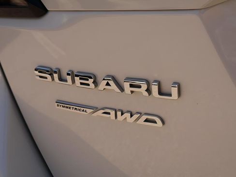 Certified 2023 Subaru Outback Touring AWD/4WD image 7