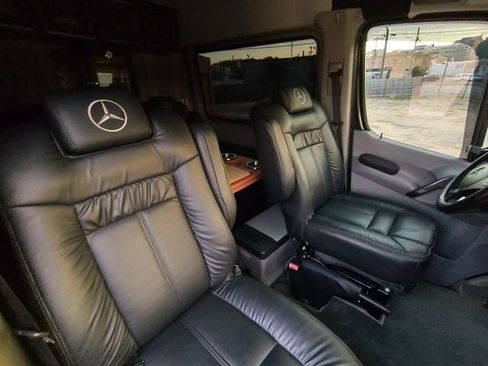 Used 2014 Mercedes-Benz Sprinter 2500 image 46