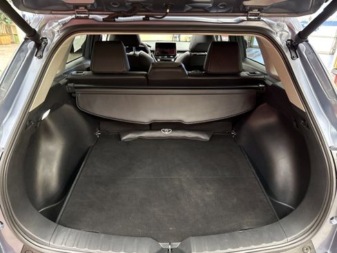 Used 2024 Toyota Corolla Cross XLE w/ Convenience Package image 22