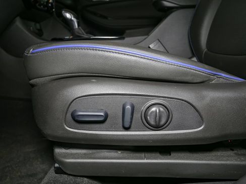 Used 2025 Buick Encore GX Sport Touring w/ Experience Buick Package AWD/4WD image 38